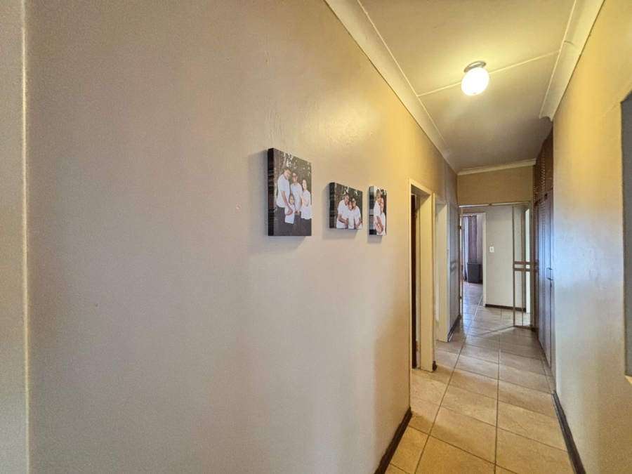 3 Bedroom Property for Sale in La Hoff North West